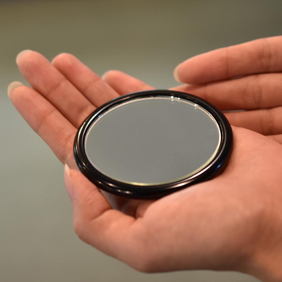 Isuke Handcrafted Compact Lacquer Mirror with Hydrangea Design and Bag