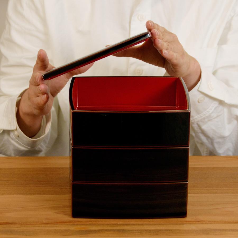 Isuke Three‑Tier Lacquerware Bento Box – 18 cm Traditional Japanese Lunchware