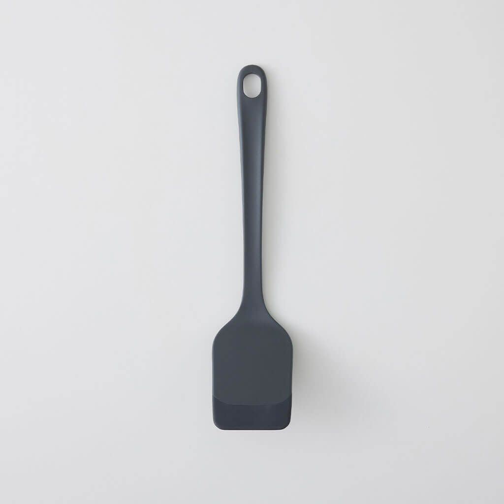 marna Turner for Small Pans, Turner for Small and Deep Pans in Dark Grey or Grey, Flexing Silicone Tip Slides Under Food From Any Angle, Heat Resistant to 230 Degrees C, 28.7 cm Long, Made in China, 6.5 x 5.6 x 28.7 cm and 56 g, Dark Grey or Grey