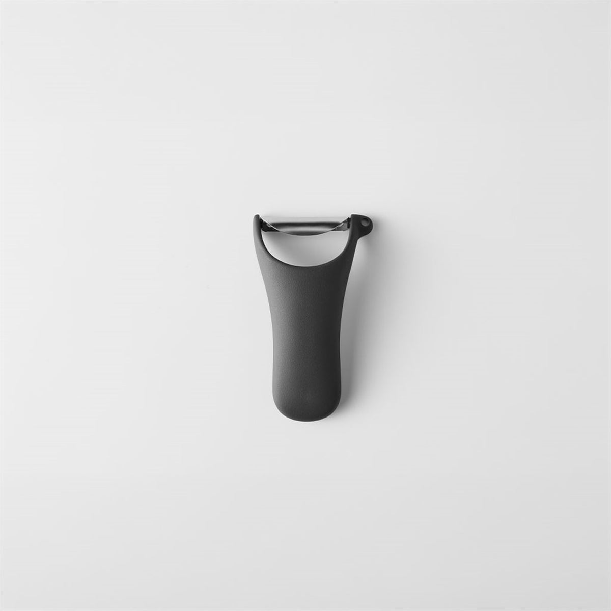 marna Smooth Peeler, Smooth Peeler in Dark Grey or Grey With an Arched Blade and Long Handle, Peelings Drop Below, Bowl-Shaped Eye Remover Outside, Not for Frozen Food, Made in China, 6.8 x 2.8 x 11.7 cm and 35 g, Dark Grey or Grey