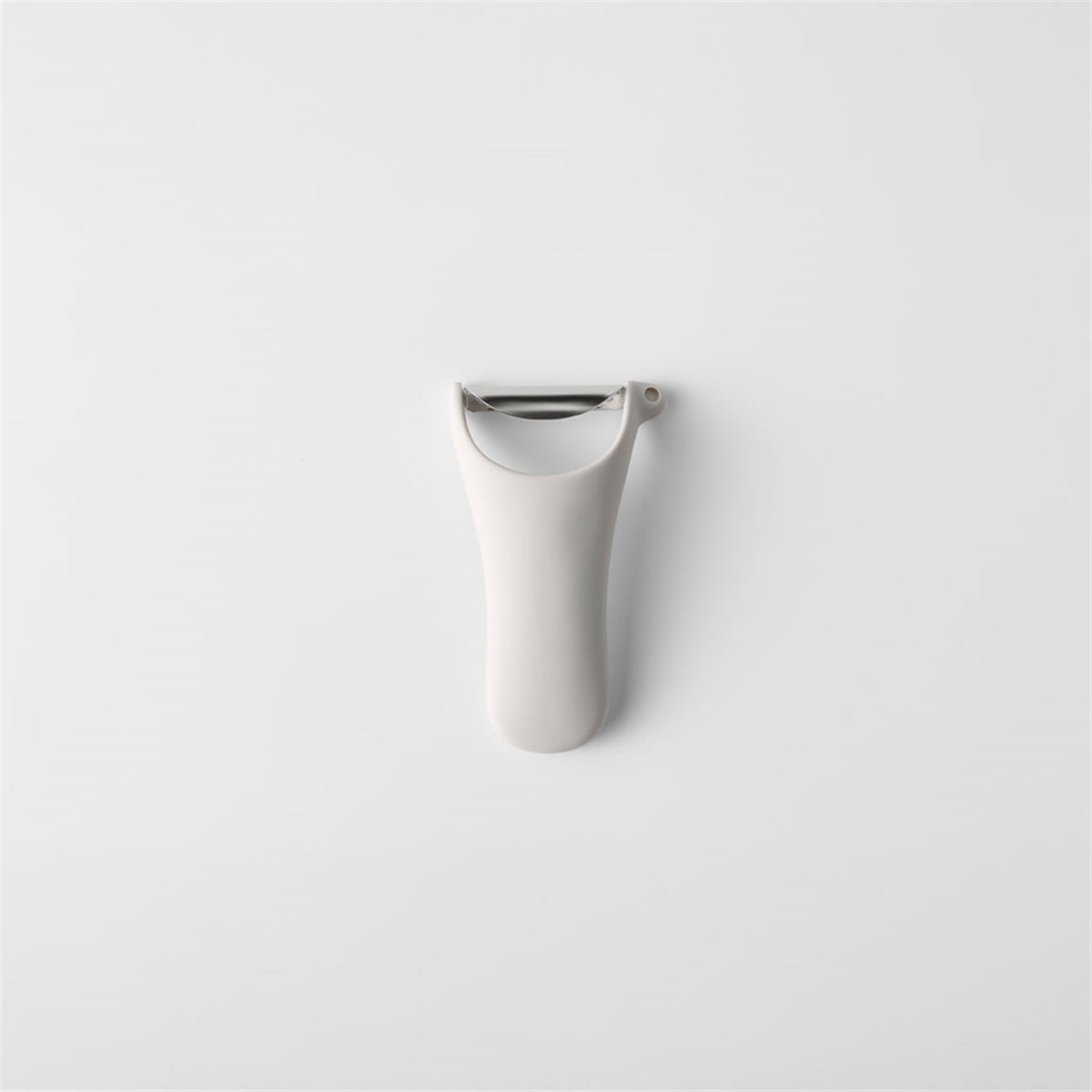 marna Smooth Peeler, Smooth Peeler in Dark Grey or Grey With an Arched Blade and Long Handle, Peelings Drop Below, Bowl-Shaped Eye Remover Outside, Not for Frozen Food, Made in China, 6.8 x 2.8 x 11.7 cm and 35 g, Dark Grey or Grey