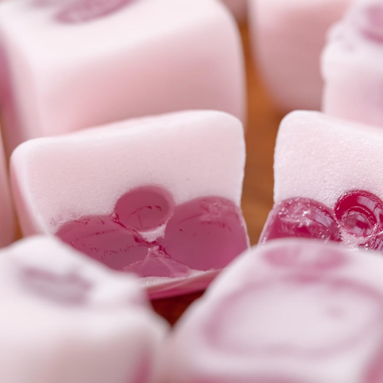 Kabaya Pureral Soft Airy Grape Gummies – Fluffy Japanese Candy