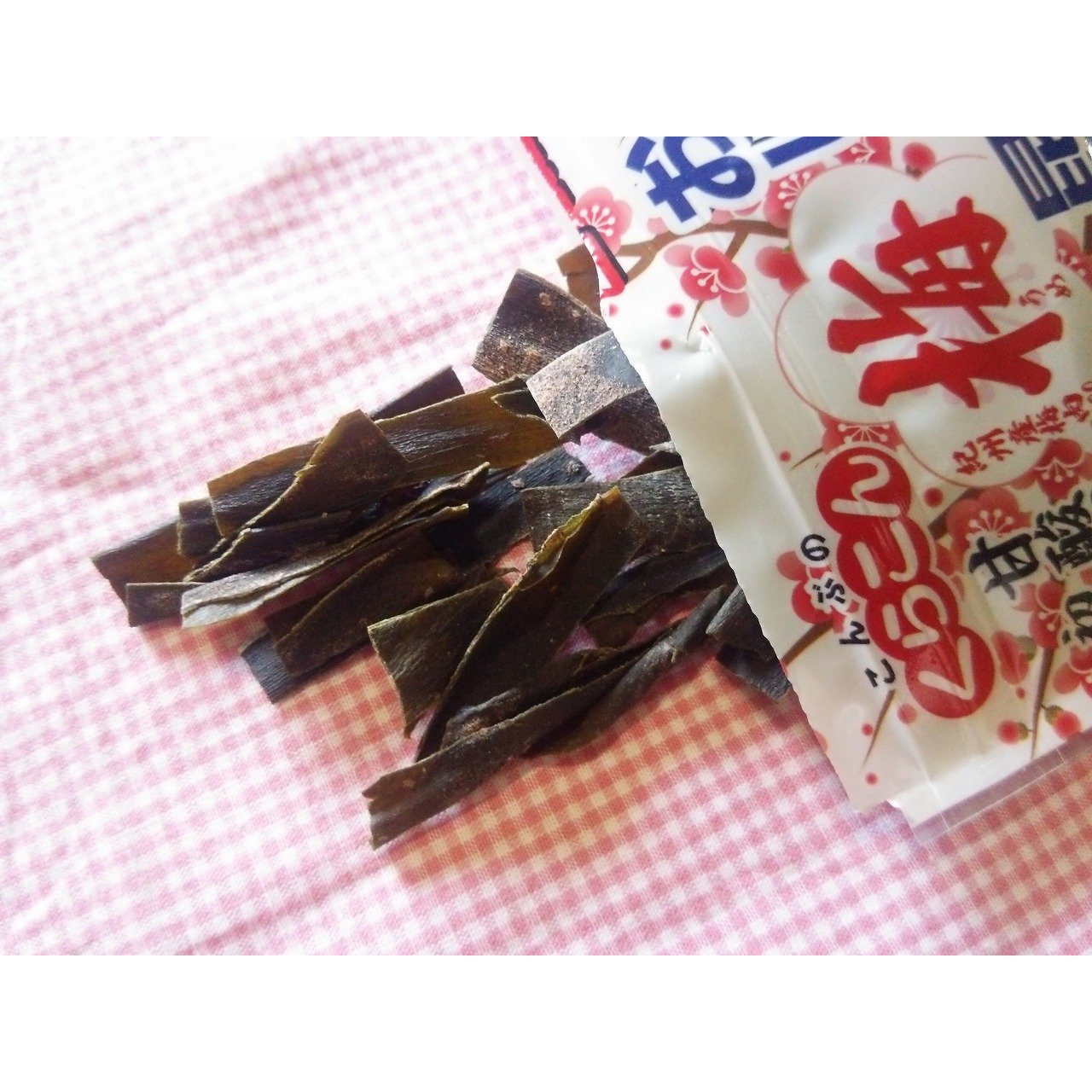 Kurakon Premium Chewy Plum‑Flavored Kombu Seaweed Snack Pack of Six