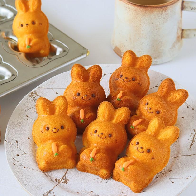 Matsunaga Professional 8‑Cavity Rabbit‑Shaped Nonstick Baking Tray Tin‑Plated Steel