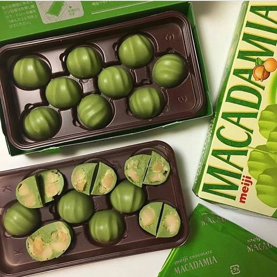 Meiji Premium Matcha Chocolate Covered Macadamia Nuts – 9 Piece Snack