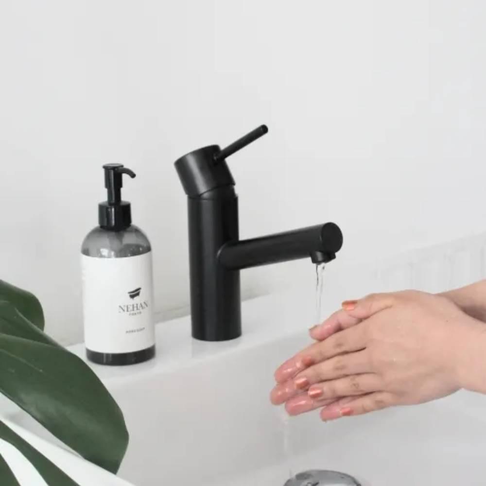 Nehan Tokyo Premium Essential Oil Hand Soap – Woody Scent 240ml