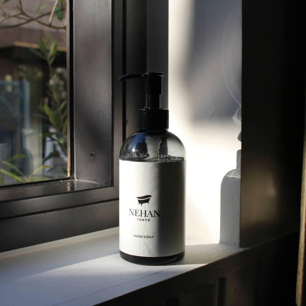Nehan Tokyo Premium Essential Oil Hand Soap – Woody Scent 240ml