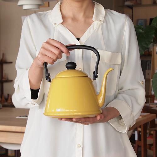 Noda Horo Yellow Enamel Gooseneck Drip Kettle – 2L Capacity