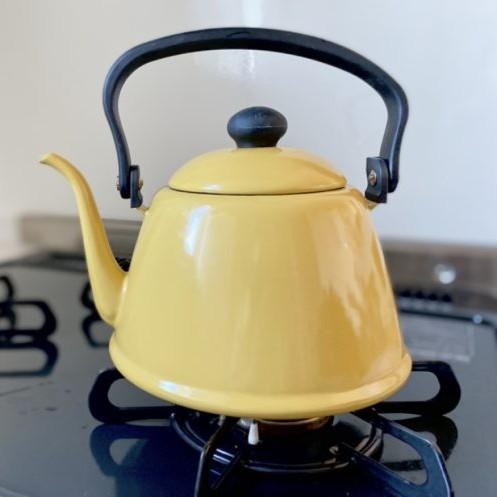 Noda Horo Yellow Enamel Gooseneck Drip Kettle – 2L Capacity