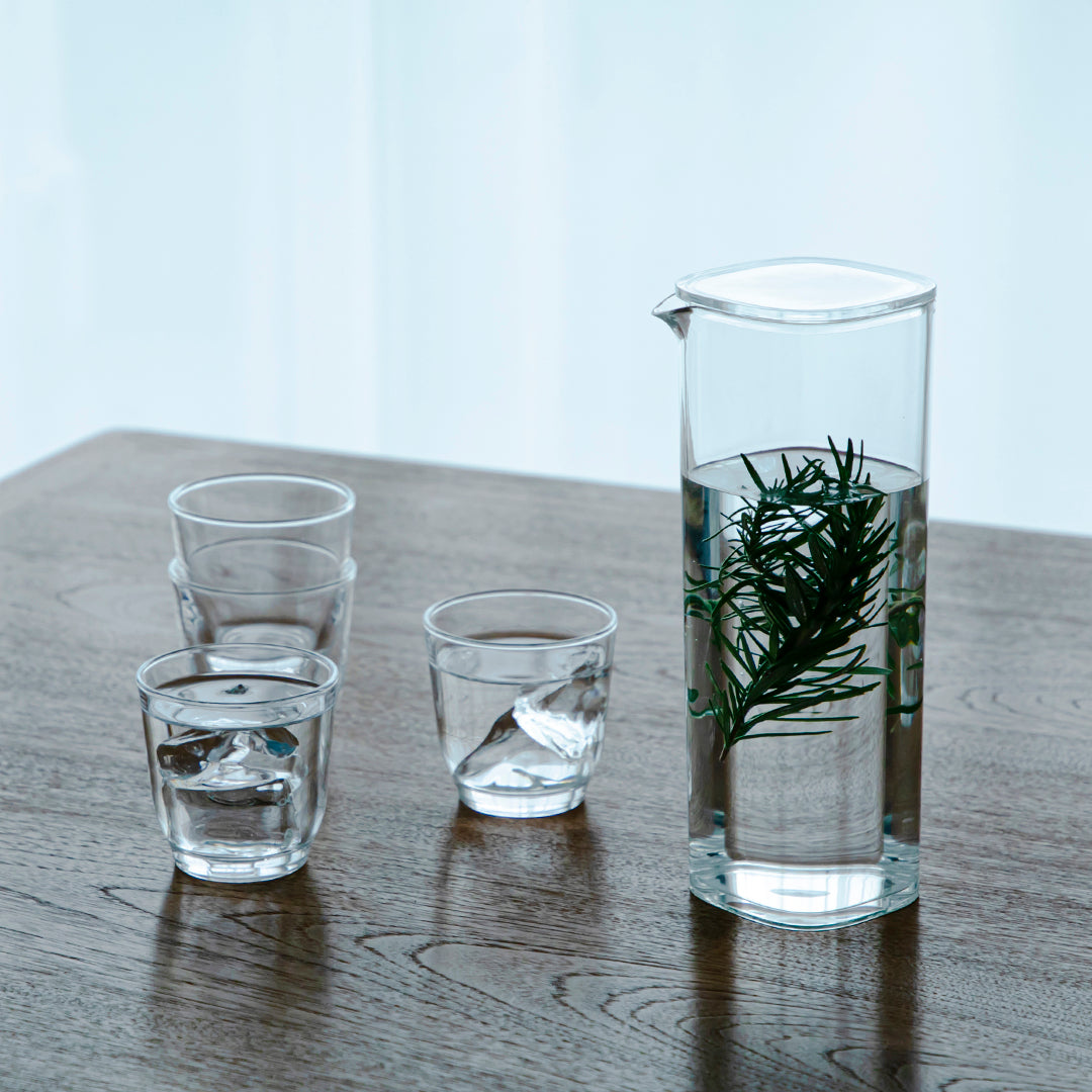 KINTO OVA Water Carafe, Clear 1 L Resin Carafe That Is Light and Dishwasher Safe Placed on the Top Rack, Heat Resistant to 90 Degrees C, Not for Boiling Water, Microwave or Citrus Drinks, Made in China, 8.7 x 8.7 x 24.1 cm and 310 g, Clear