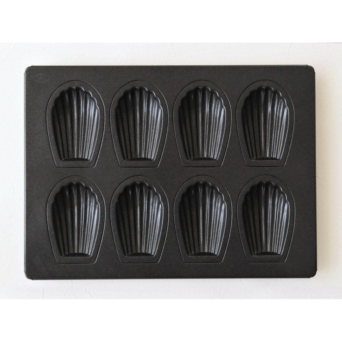 Matsunaga Premium Nonstick Madeleine Mold – 8‑Well Tinplate Baking Pan
