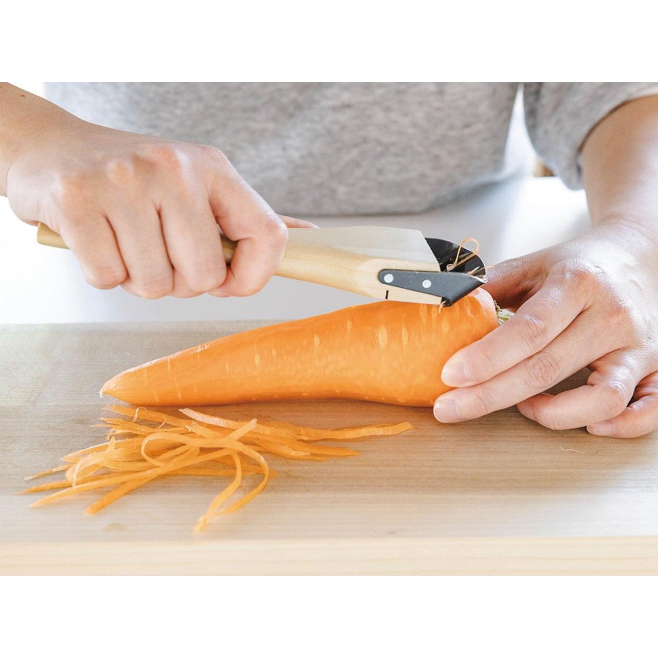 Premium Magnolia Wood Japanese Julienne Peeler – Precise Vegetable Shredder
