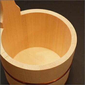 Handcrafted Umezawa Hinoki Cypress Bath Bucket with Aromatic Handle
