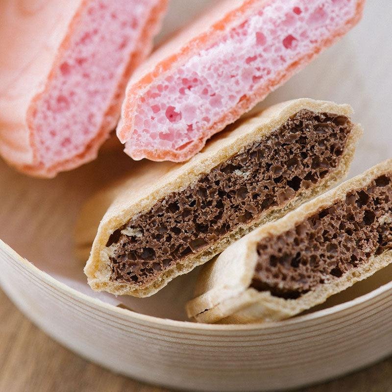 Meito Pukupuku Taiyaki Strawberry Chocolate Filled Fish Shaped Monaka Wafer Pack of 10