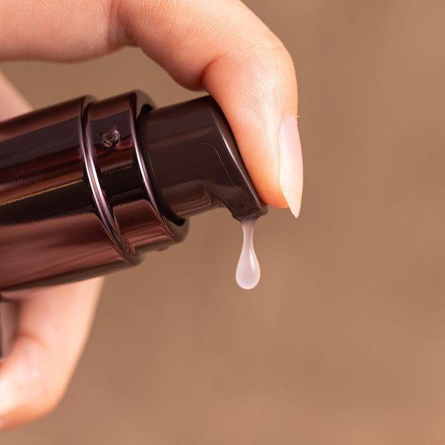 Sekkisei Clear Wellness V Serum Moisturizer for Dull Skin