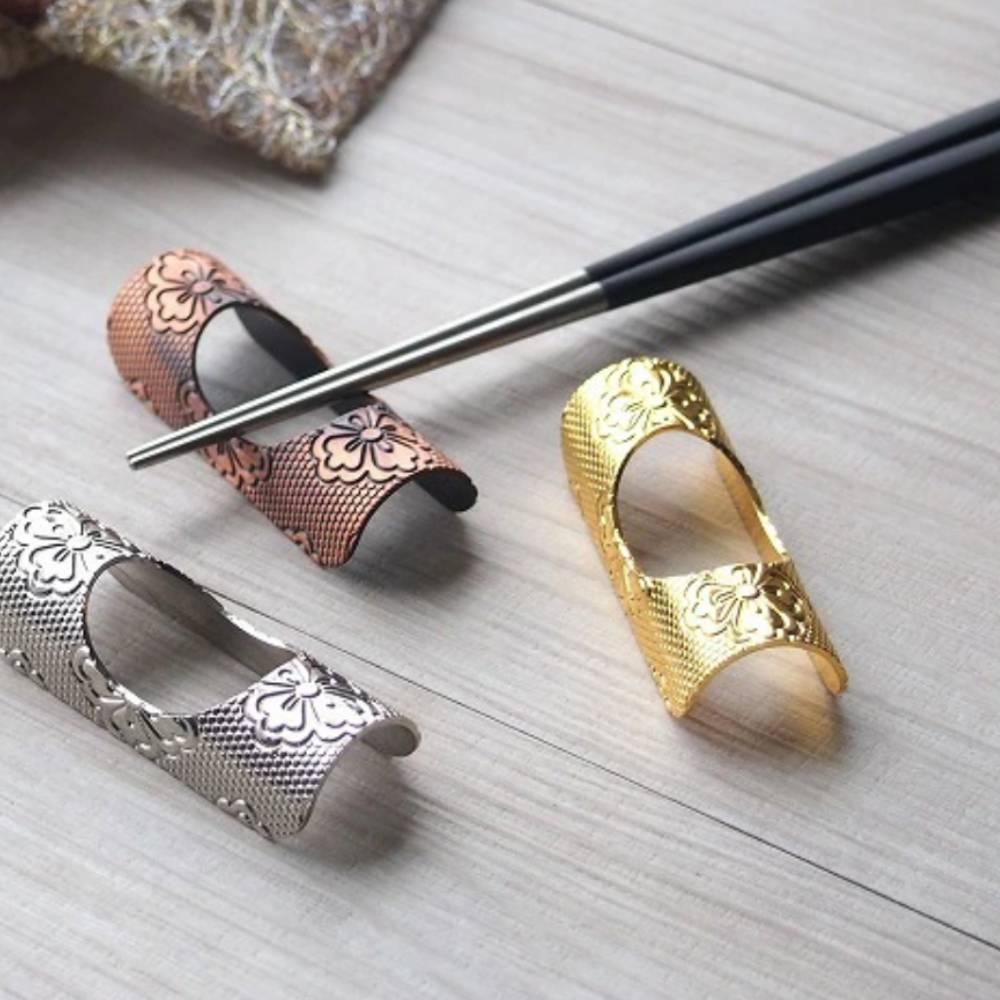 Tanabe Bronze Chopstick Rest – Traditional Japanese Pattern Elegance