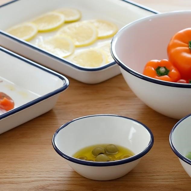 Tsuki Usagi White Enamel Bowl With Navy Blue Detailing – Elegant Japanese Kitchenware Set