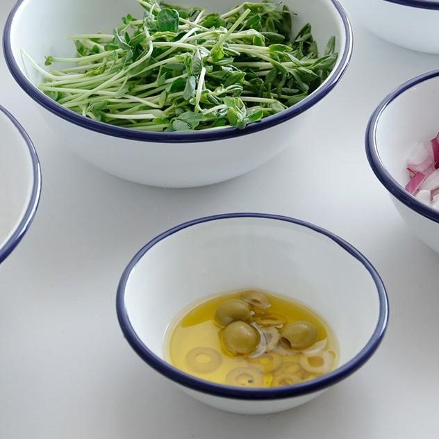 Tsuki Usagi White Enamel Bowl With Navy Blue Detailing – Elegant Japanese Kitchenware Set
