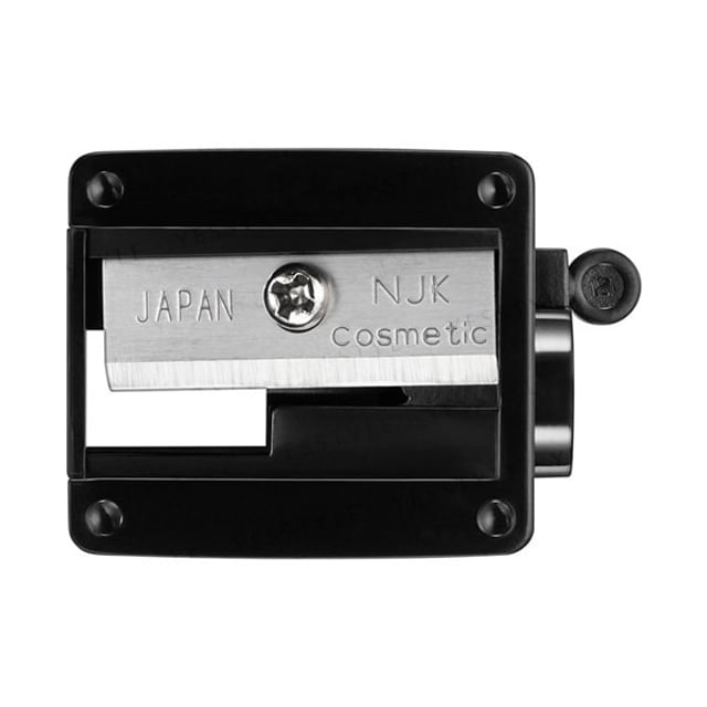 Kose Visee Avant Pencil Sharpener with Visee Avant eyeliner pencil showing sharp point