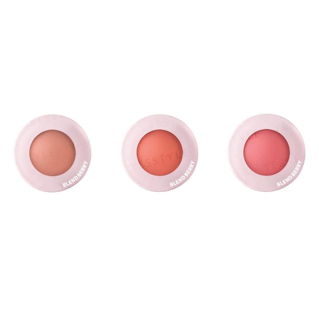 Kose Blend Berry Face Gloss: Close-up of the product showing the luminous texture and berry-toned color.