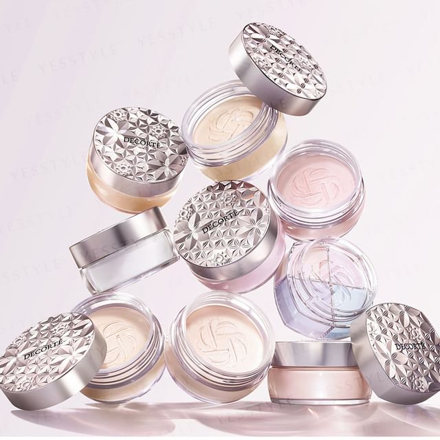 Kose DECORTE Loose Powder in [shade name] - luxurious loose powder for a flawless, radiant complexion.