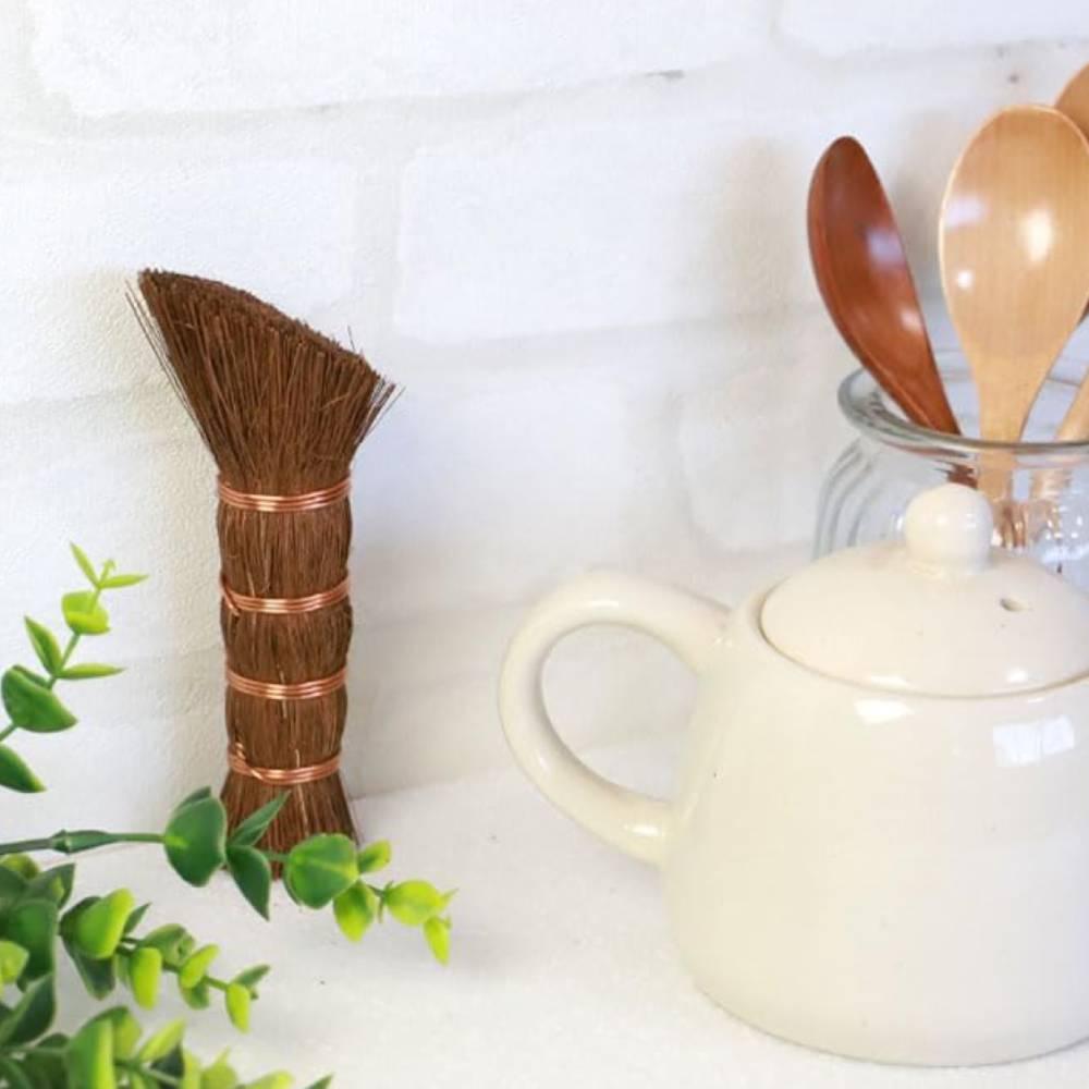 Yamaco Eco-Friendly Palm Fiber Dish Scrubber – 14cm Long Hand Brush