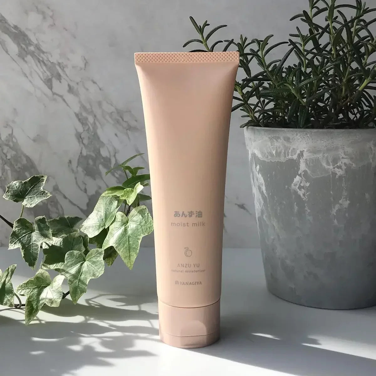 Yanagiya Apricot Oil Moisturizing Cream for Hair & Hands 120g