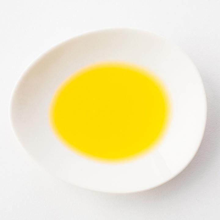 Egoma oil in a serving dish