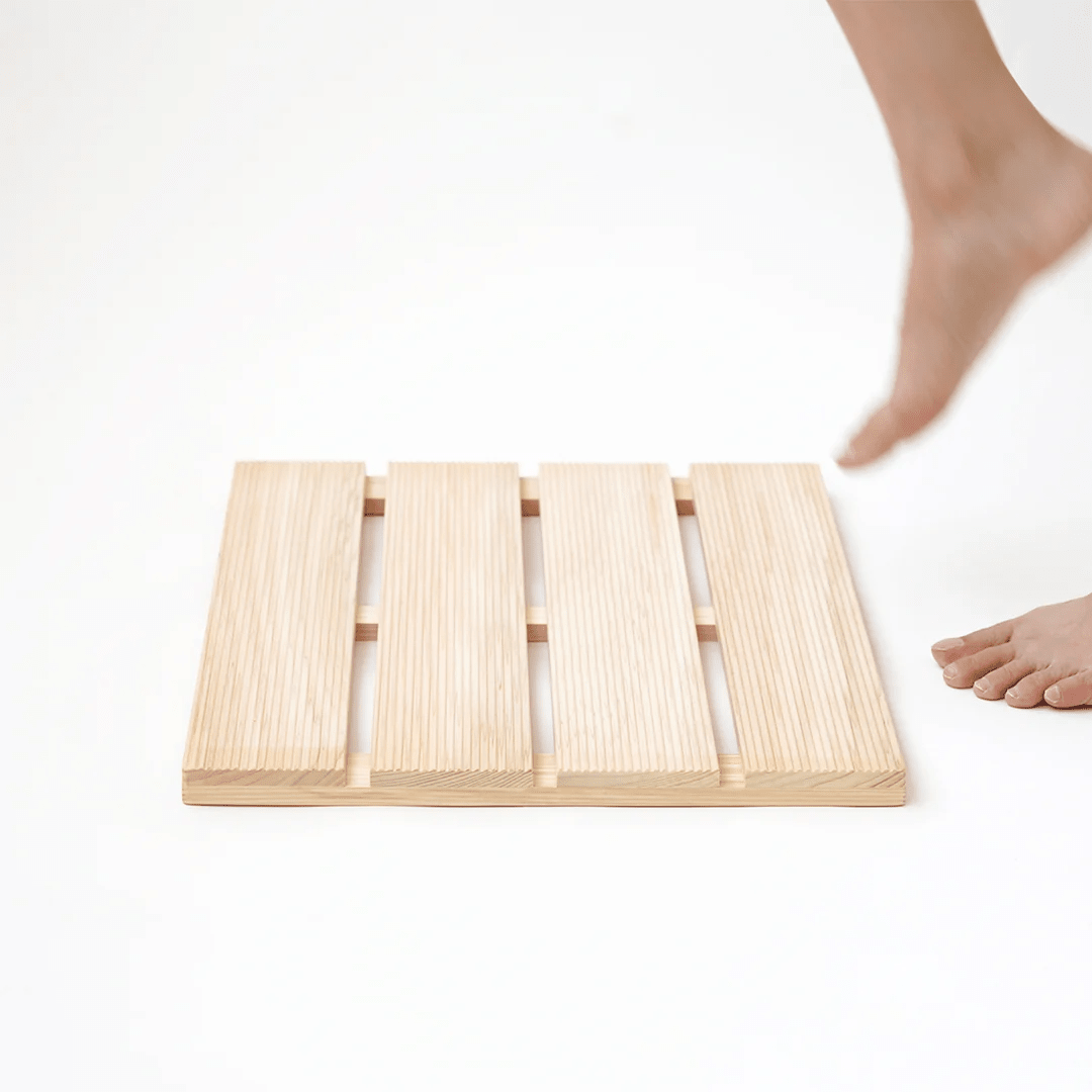 Tosaryu Shimanto Hinoki Bath Mat - Natural Japanese Cypress, Antibacterial, Quick-Dry Slatted Design, 35 x 45 cm