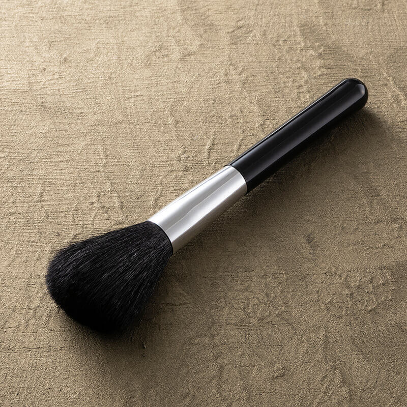 KAI Kumano Brush Makeup Brush Set of 6, Goat Hair Face and Cheek Brushes, Badger Eyebrow Brush and Three Horse Hair Eyeshadow Brushes, Made in Japan