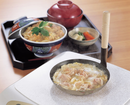 Akagawa coated stainless single-serve pan 18cm — overhead view