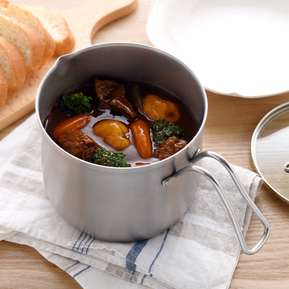 GraSUS Multi Pot 14 cm With Glass Lid, 14 cm Stainless Multi Pot With Glass Lid for Boiling, Frying and Rice, Pour Spout, 2.1 L, Gas and Induction, Pot Made in Japan, Glass Lid Made in China, 23.5 x 15 x 17.5 cm and 600 g, Stainless