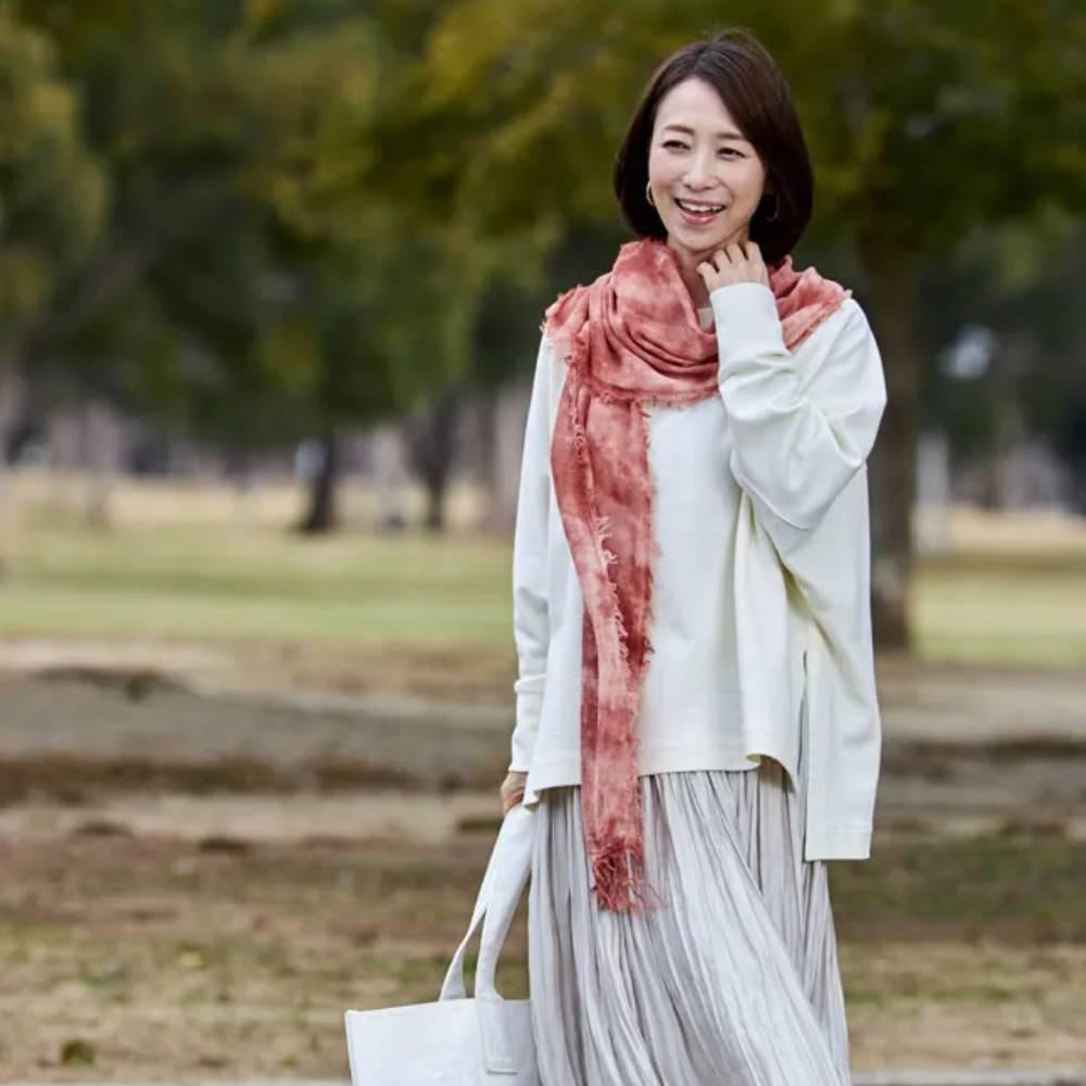 Orim hand-dyed red cotton scarf — woven cotton texture