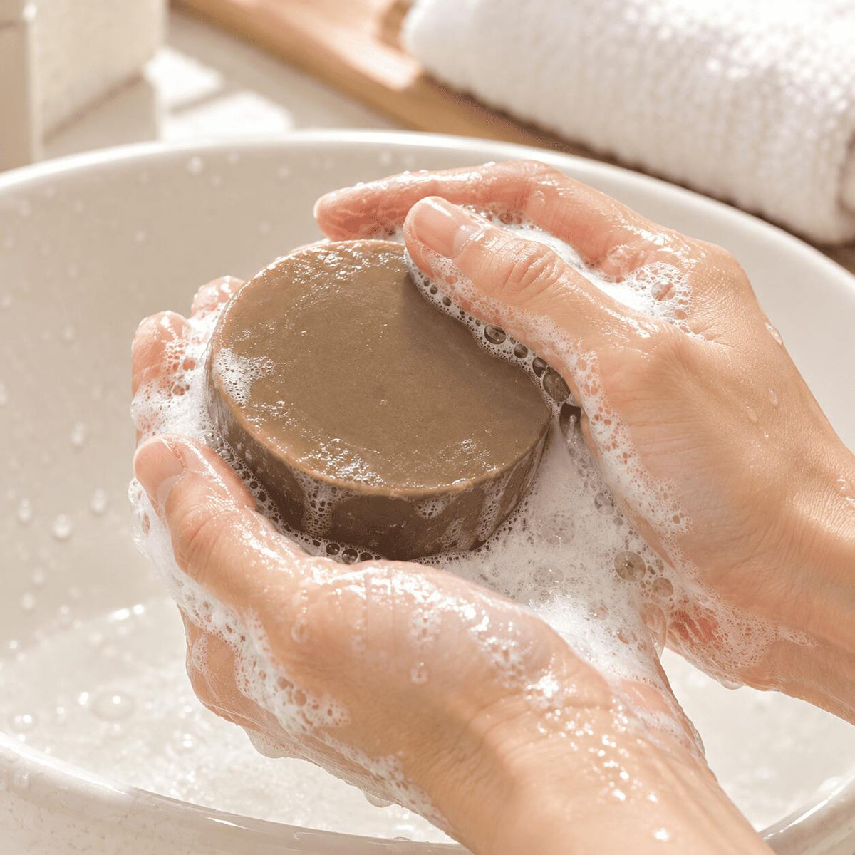 Handmade Cold-Process Soap with Own Honey and Kyoto Persimmon Tannin, Fragrance-Free Brown 80 g Bar for Face and Body, Made in Japan
