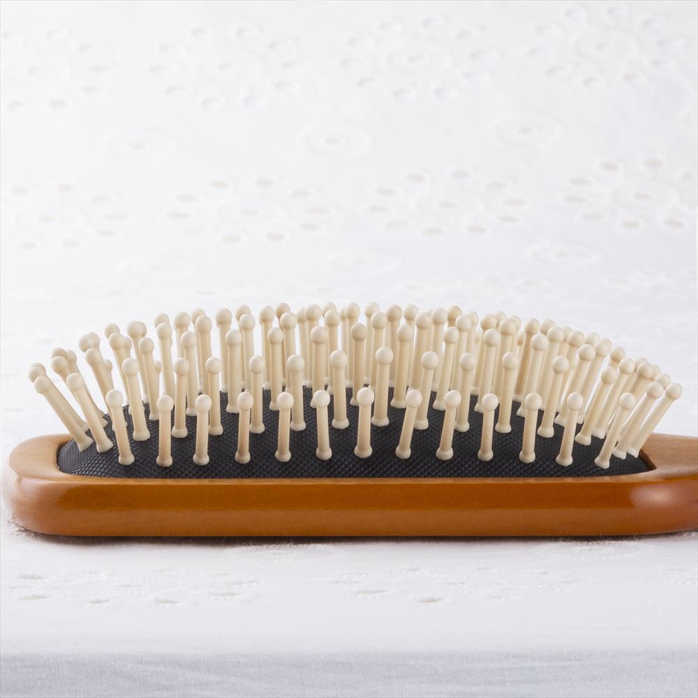 KAI Himetsubaki Wooden Paddle Hairbrush with Cleaning Brush Set, Natural Wood Pins and Handle with Natural Rubber Cushion, 240 mm, 113 g