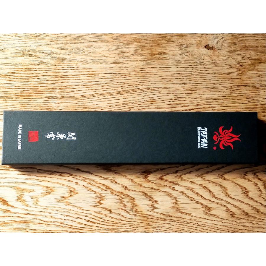 Kanetsune Santoku 180mm